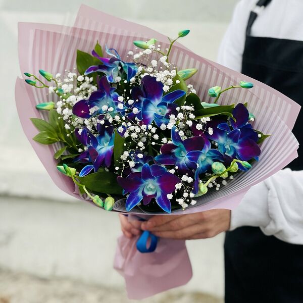 Букет синих орхидей