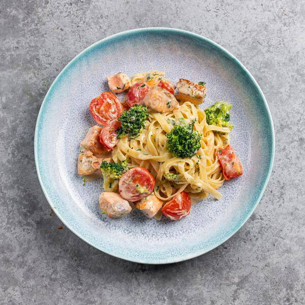Паста с лососем и брокколи