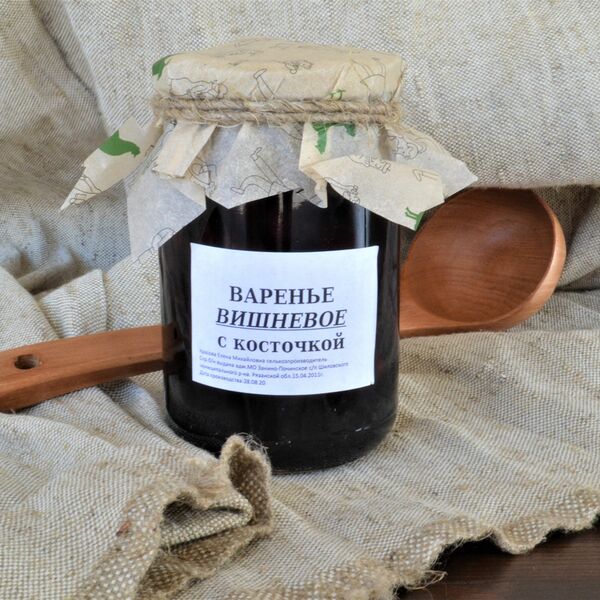 Варенье вишневое с косточками