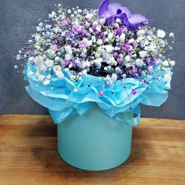 Валентинка из гипсофилы и ванды