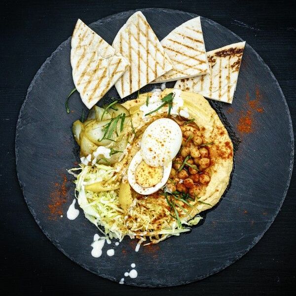 Хумус с яйцом