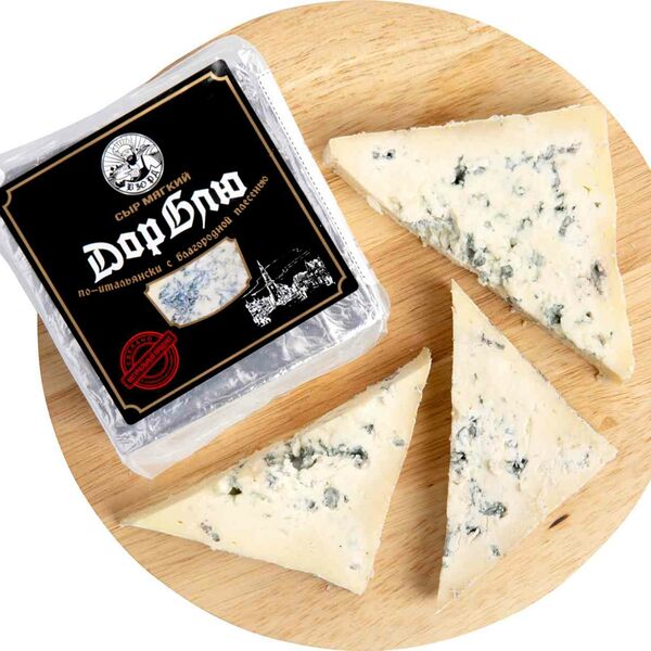 Сыр мягкий Дор Блю по-итальянски с благородной плесенью 50%