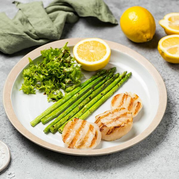 Морские гребешки со спаржей