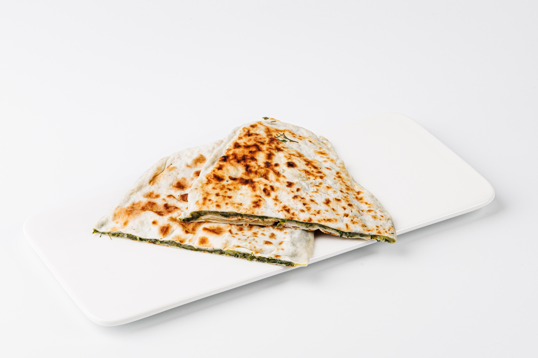 

Лепешка Вкусвилл с сыром и зеленью