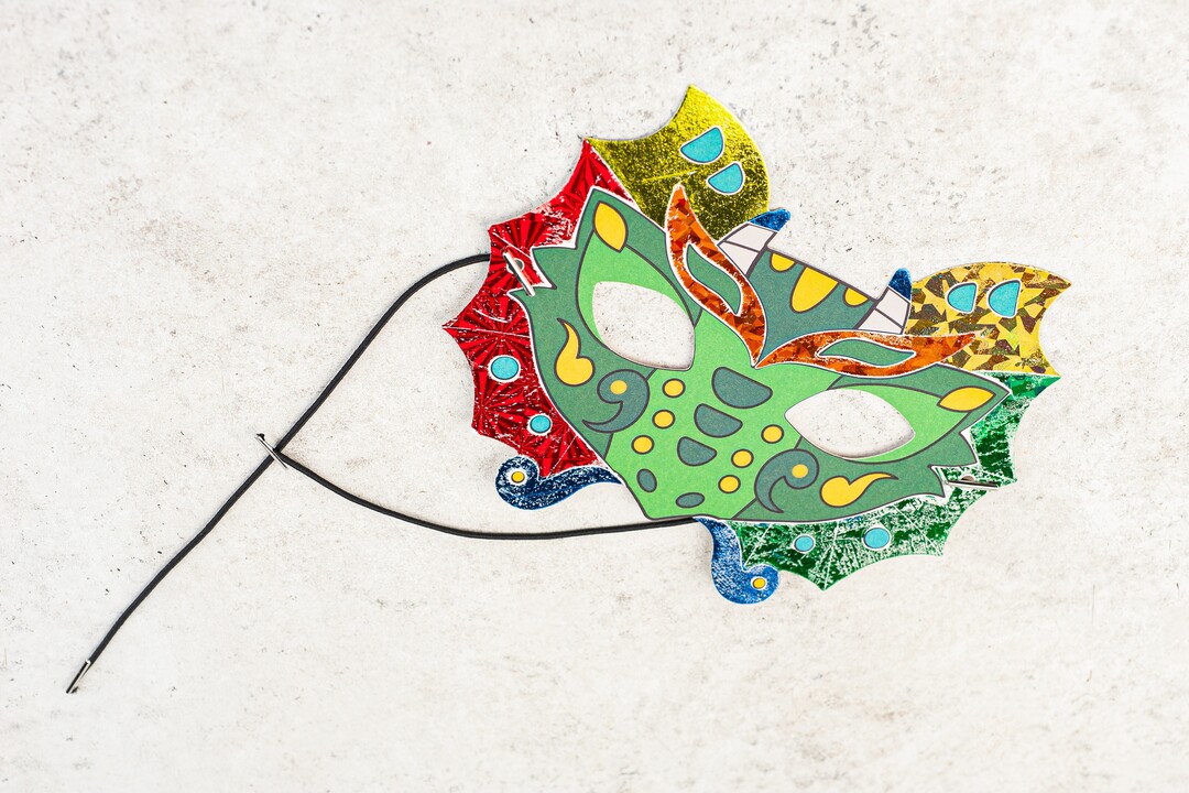 

Маски - аппликации с фольгой " 3 Дракона"