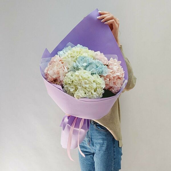 Букет из 7 гортензий Primarosa