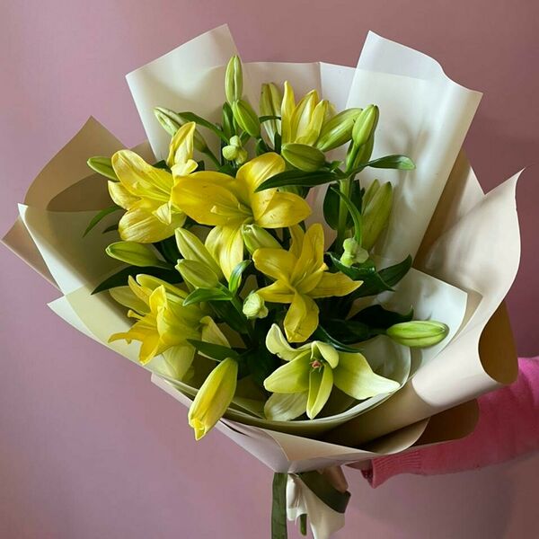 Букет из лилий