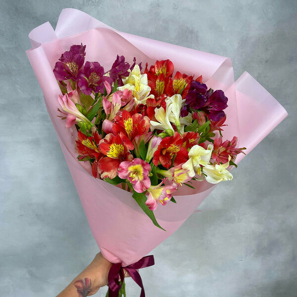 Букет альстромерий