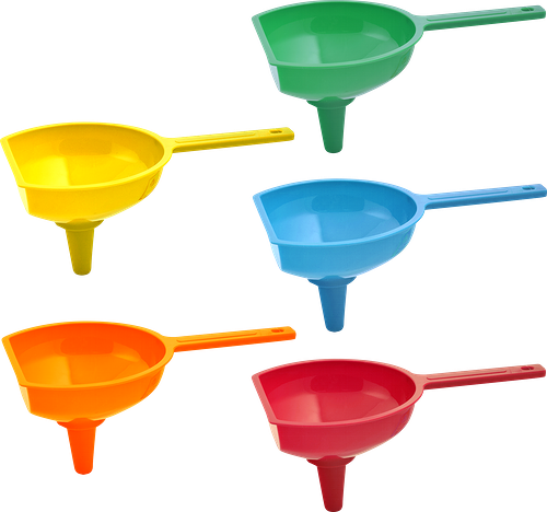 Воронка МУЛЬТИДОМ 13x11см, с ситечком, ручка 10см, цвет в ассортименте, Арт. МГ76-60