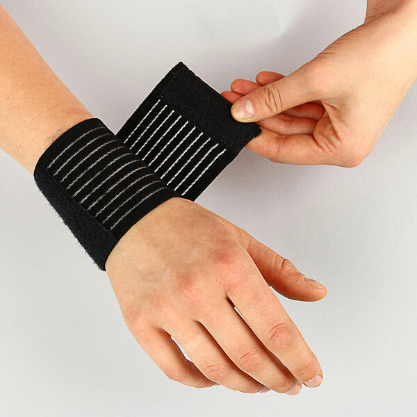 Silapro суппорт-бинт фиксирующий на запястье, 58% нейлон, 35% латекс, 7% полиэстер, 7,5х31см