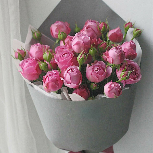 Букет из кустовых роз