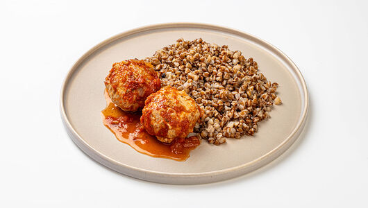 Ежики мясные с отварной гречкой