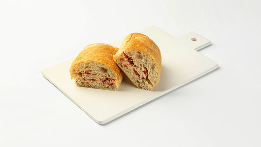 Сэндвич прованский с индейкой и пикантным соусом