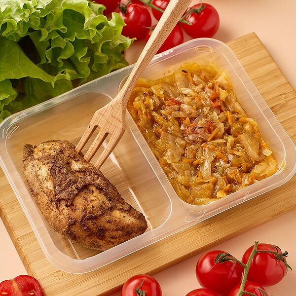 Филе куриное с капустой тушеной, с луком и морковью