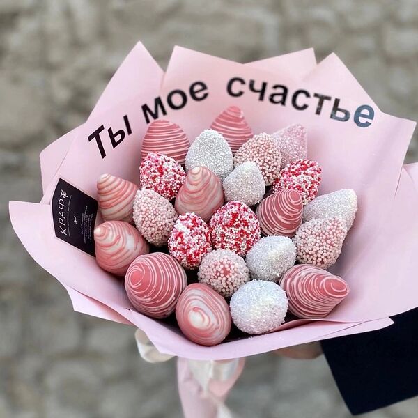 Клубника в шоколаде Восторг с наклейкой М