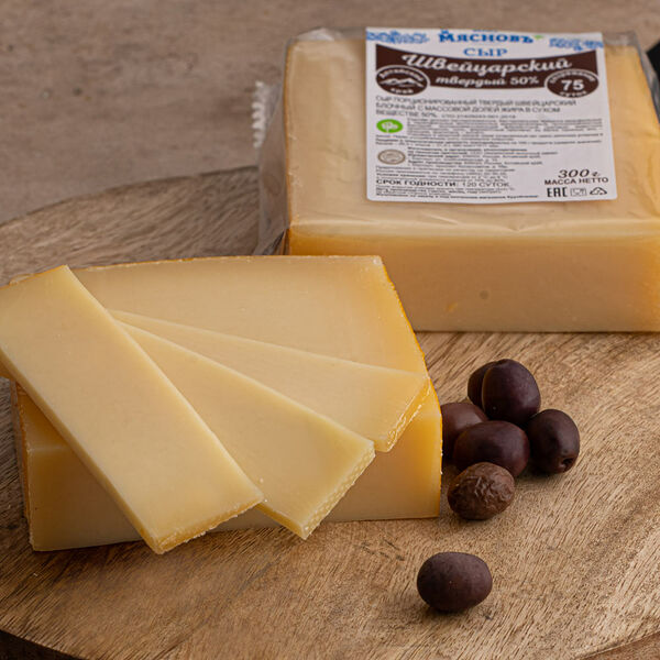 Сыр Швейцарский твердый 50% МясновЪ Ферма созревание 75 суток 300 г