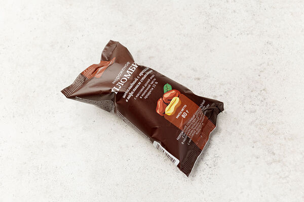 Мороженое пломбир шок. с арахисом в ваф. стак.(Продукт замороженный)