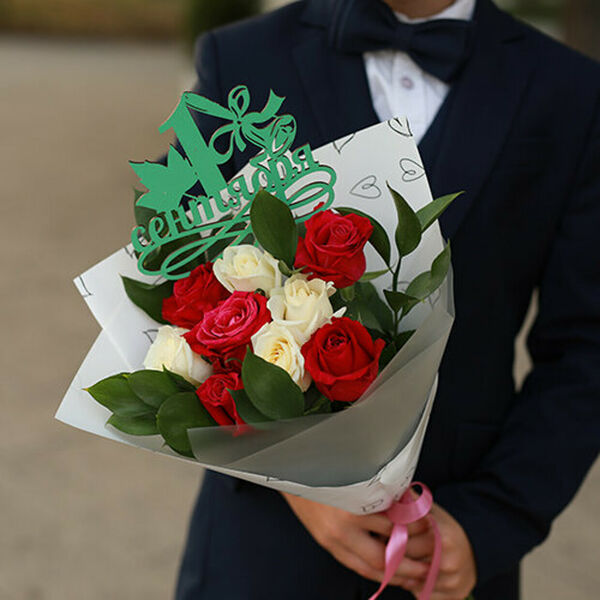 Букет роз на 1 сентября