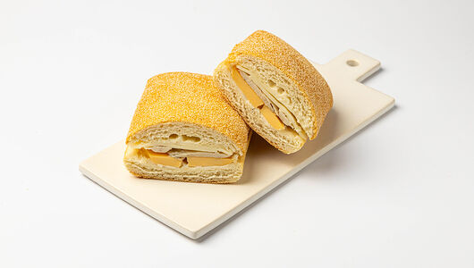 Сэндвич Нежный с курицей, омлетом и моцареллой