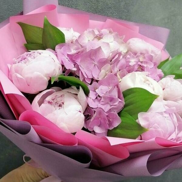 Эдем (пионы с гортензией)