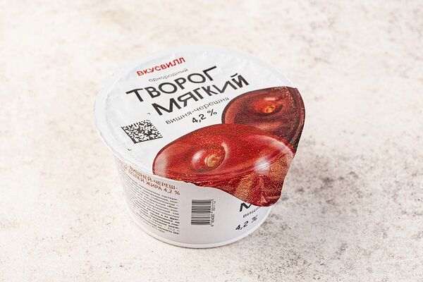 Творог мягкий Вишня-черешня однородный 4,2%