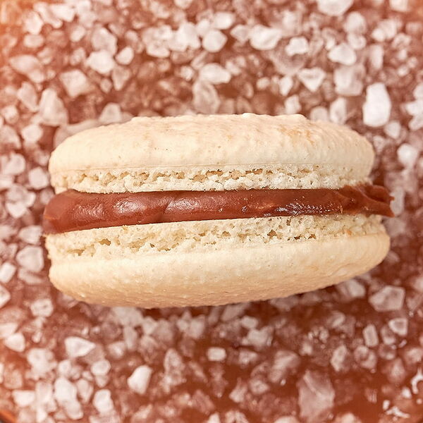 Макарун Соленая карамель