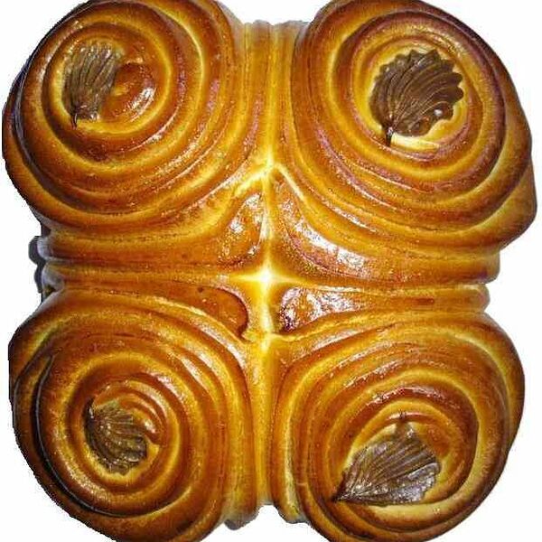 Булочка к чаю Пеко со сгущенкой