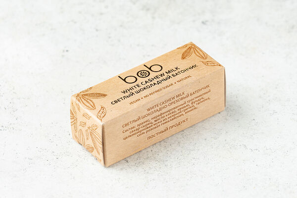 Батончик светлый шоколад с орехами, кафе