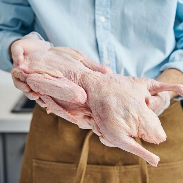 Утка тушка из замороженного сырья 2-3кг