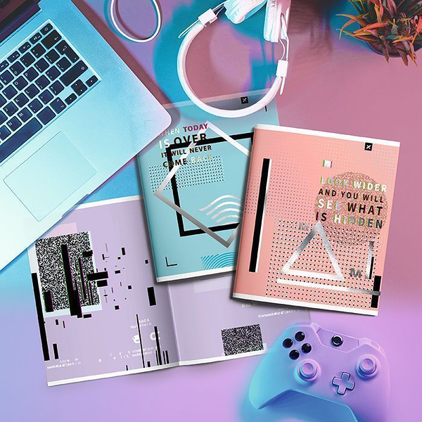 Тетрадь LOREX А5 48 л. кл. скреп. HOLOGRAPHIC CHAOS мел. карт. soft touch лак фольга серебр. офс. двойная обложка запеч. форзац