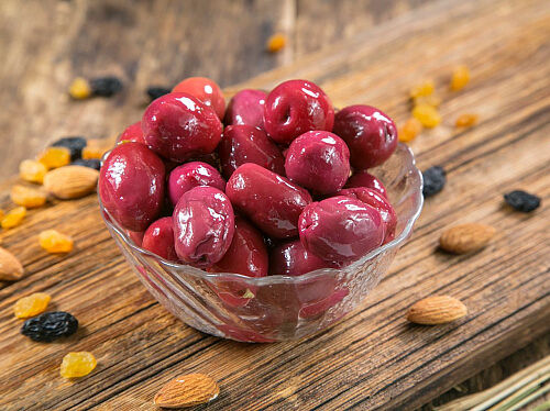 Оливки красные