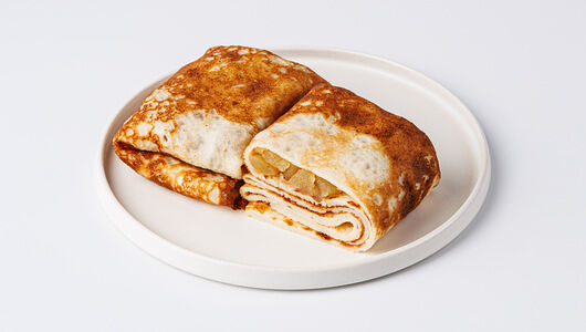 Блины с яблоком и корицей, кафе