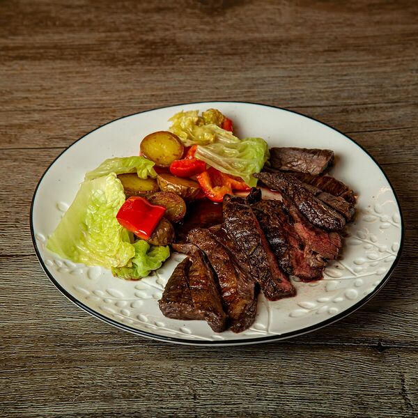 Мачете с картофелем, грибами и перечным соусом