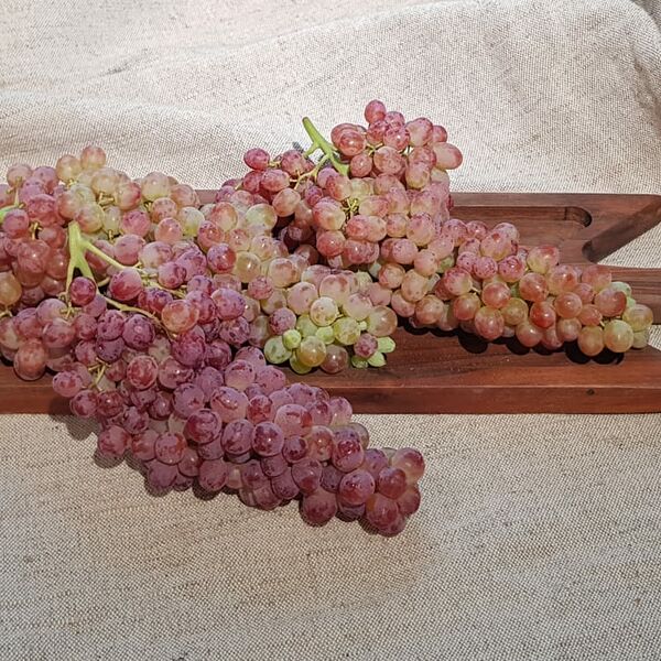 Виноград розовый кишмиш (Danilovskymarket)