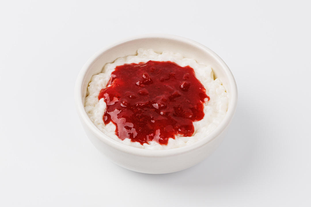 

Каша рисовая с клубнично-вишневым топингом 225 г