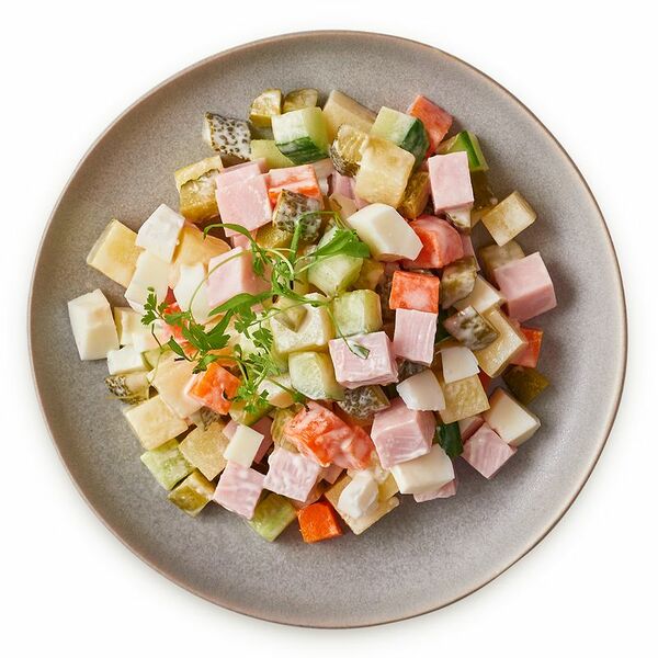 Салат мясной с ветчиной из домашней птицы