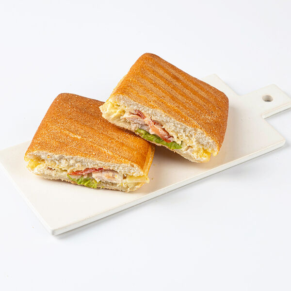 Чиабатта Вкусвилл кафе с курицей, пармезаном и соусом цезарь, 215 г