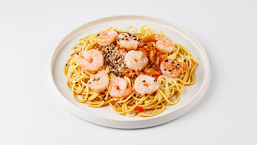 Вок с креветкой в соево-чесночном соусе