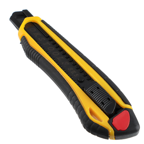 Нож пластиковый усиленный Headman с сегментированным лезвием 18мм