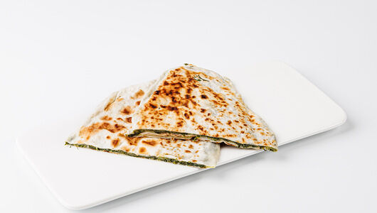 Лепешка Вкусвилл с сыром и зеленью