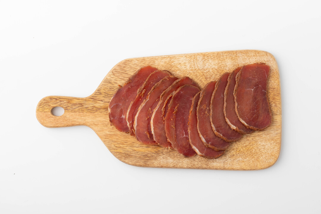 

Бастурма из говядины ВкусВилл сыровяленая, нарезка 80 г, дизайн упаковки в ассортименте
