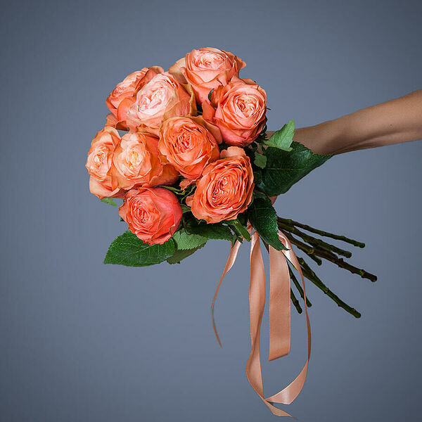 Монобукет 9 пионовидных Роз Kahala под ленту