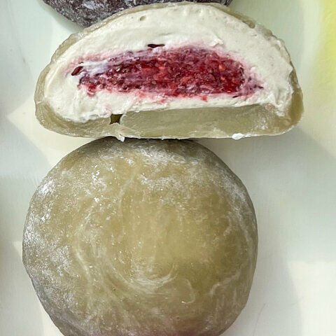 Моти матча-малиновый веганский