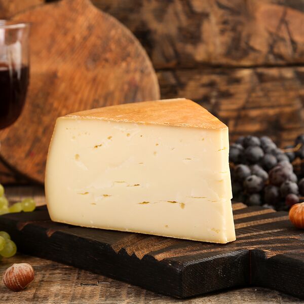 Твердый сыр грюйер