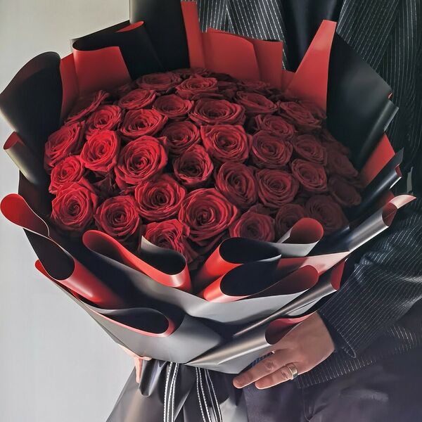 Букет из 41 красной розы в WOW-упаковке