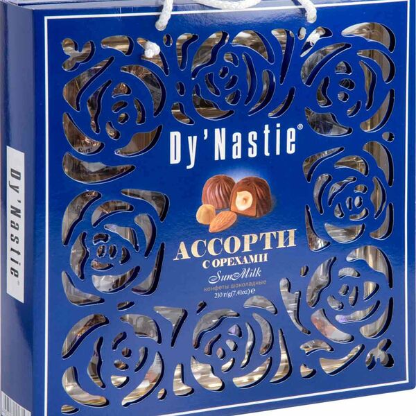 Конфеты шоколадные Dy'Nastie Ассорти с орехами в подарочной упаковке