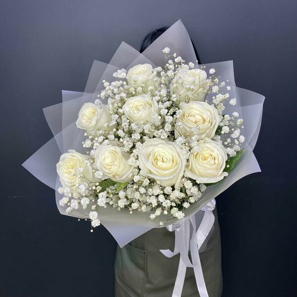 Букет с розой и гипсофилой