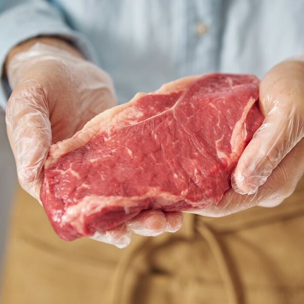 Стейк из мраморной говядины Striploin 0.4-0.7кг