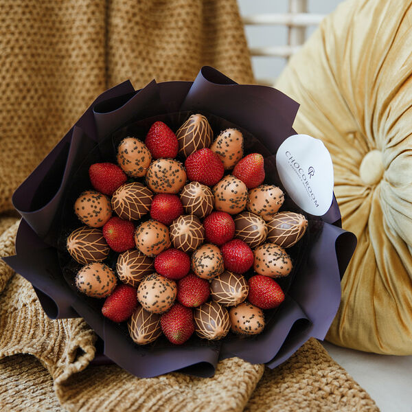 Букет из клубники в шоколаде Осенний поцелуй М (30-31 ягода)