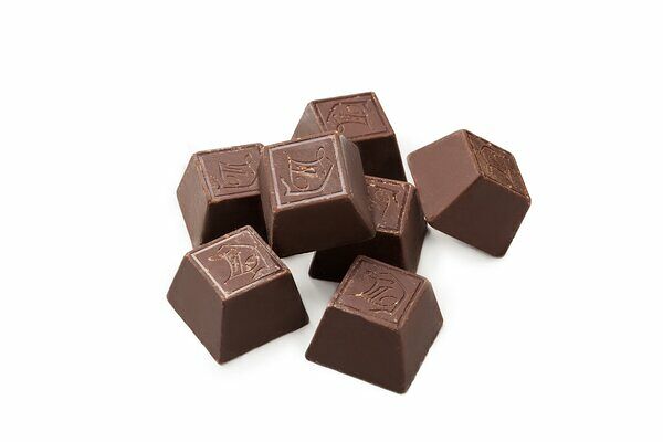 Шоколад горький, ВЕС